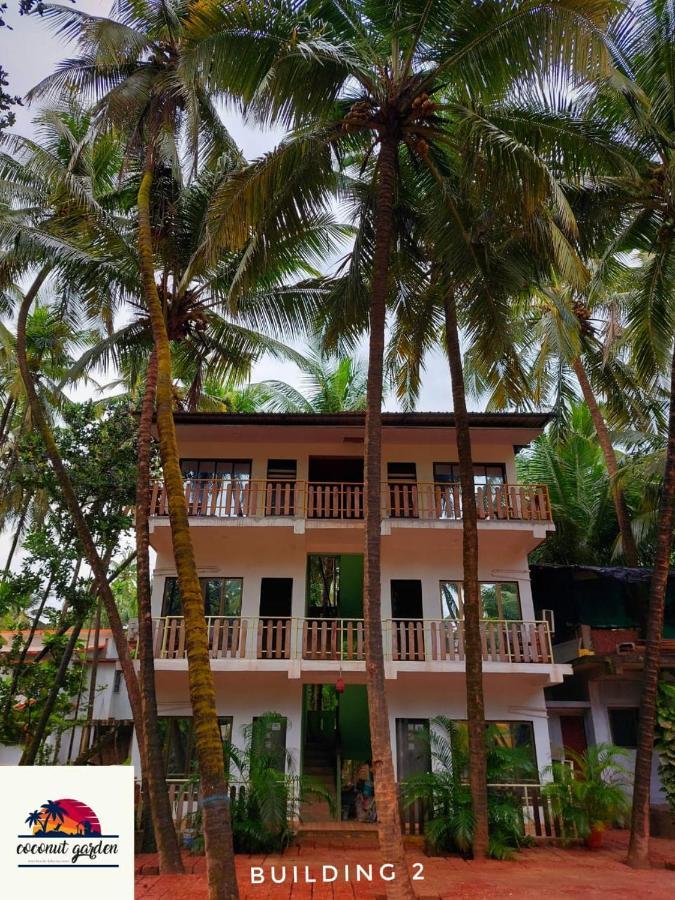 Coconut Garden Beach House Mālvan Exterior foto